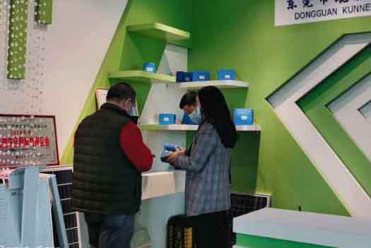 20200402 感謝天楠企業(yè)、廣東云南商會(huì)秘書長一行蒞臨琨能光電參觀交流
